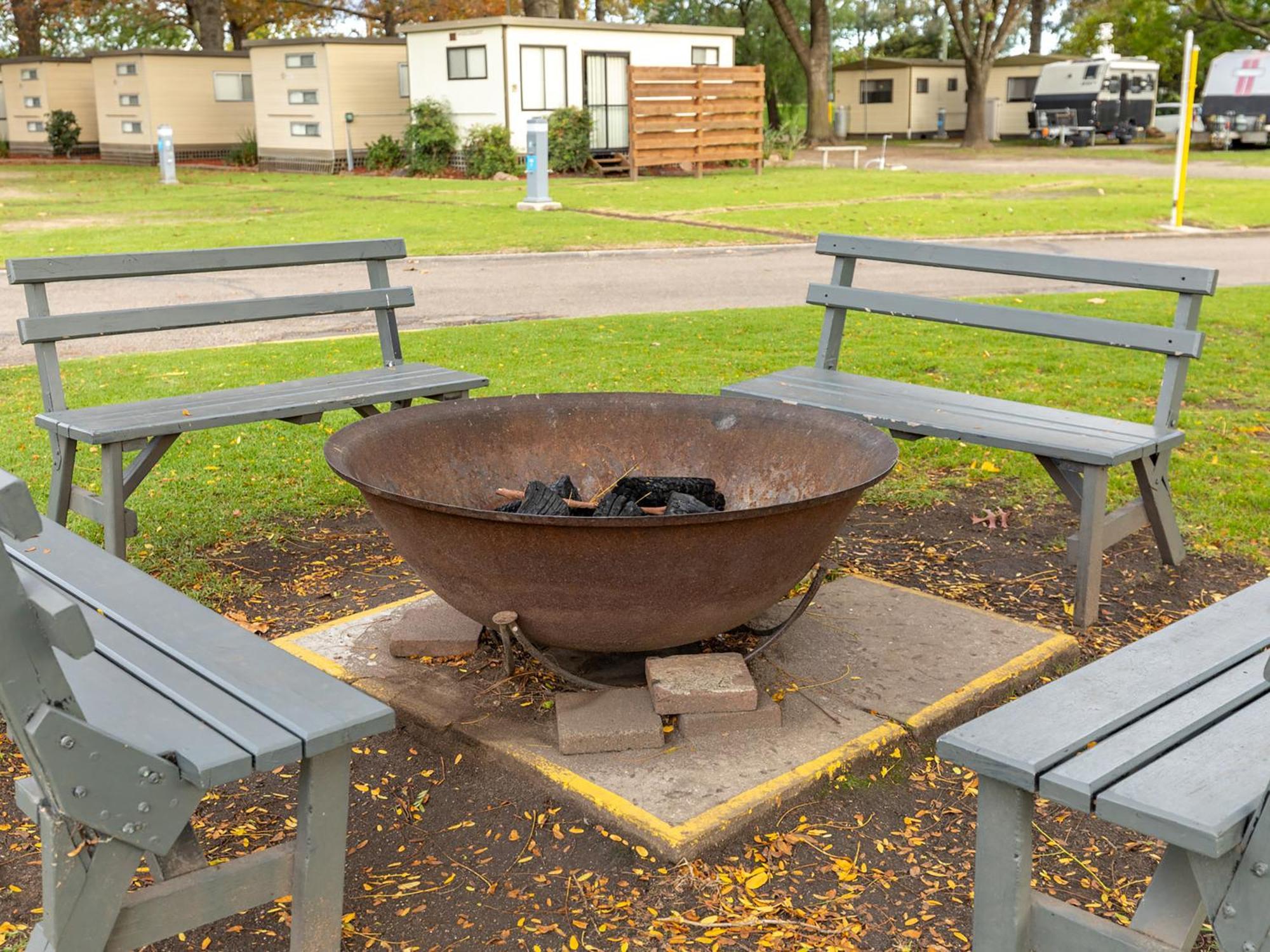 Nrma Bairnsdale Riverside Holiday Park Exterior foto